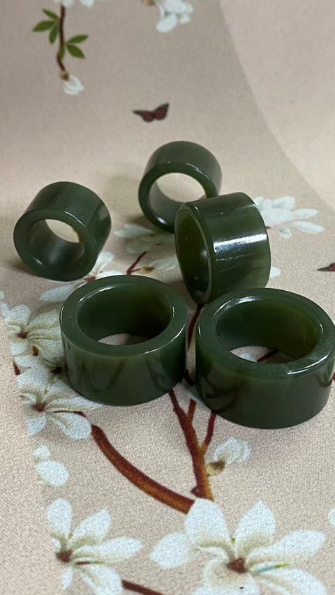 Pemicu Giok Hetian Alami Ukuran 16-22mm Giok bersih, halus dan hangat Termasuk pajak pengiriman