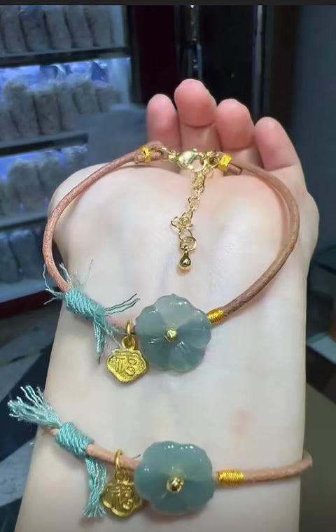 Gelang bunga giok, termasuk ongkos kirim dan pajak.