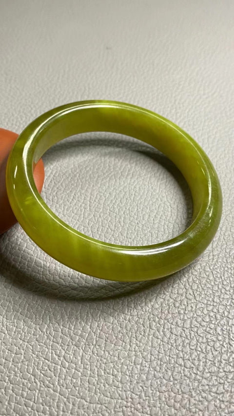 Gelang Giok Giok Emas Kuning Giok Cui Alami Ukuran 59-61mm Ukuran 60.5mm Lebar Sisi 13.5mm Giok semuanya terjadi secara alami Pola acak termasuk pajak pengiriman