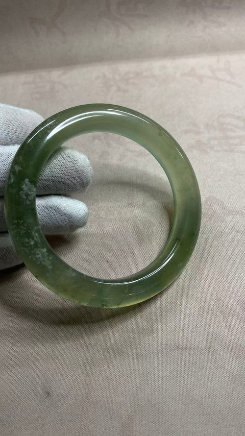 Gelang Giok Xiuyan Yang Indah, Warna Hijau Tua, Diameter Dalam: 60mm, Lebar Samping: 11mm. Semua Batu Terbentuk Secara Alami. Termasuk Ongkos Kirim Dan Pajak.