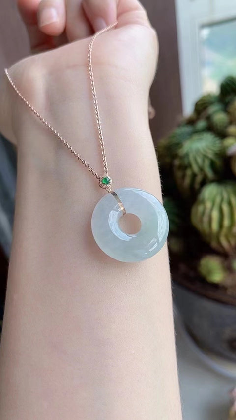 Kalung Batu Giok Alami Bahan Pit Tua Setting Emas 18k Ukuran Bawah Halus dan Hangat 2.4 * 0.6mm Termasuk Pajak Pengiriman