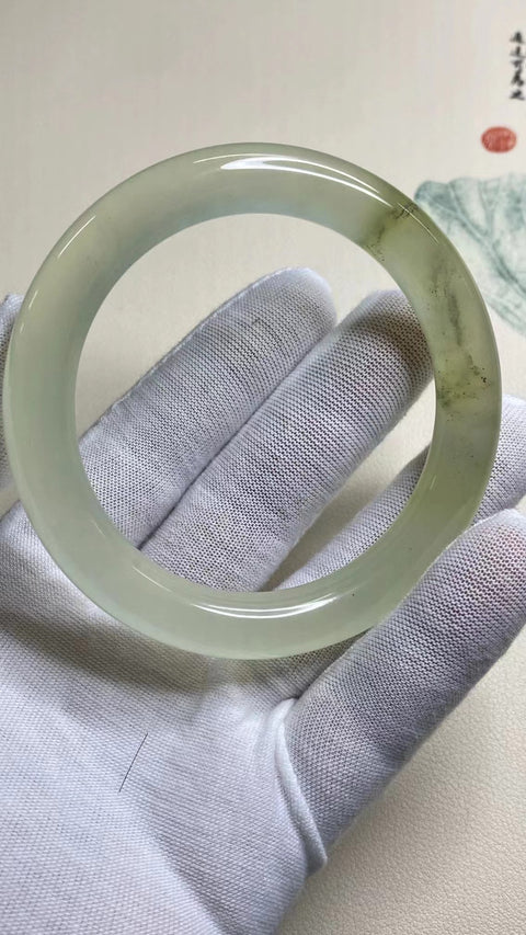 Gelang Warna Musim Semi Es Giok Cui Jade Alami Ukuran 60-62mm Ukuran 61.2mm Lebar Sisi 10.8mm Giok terjadi secara alami Pola acak Pajak Pengiriman Termasuk