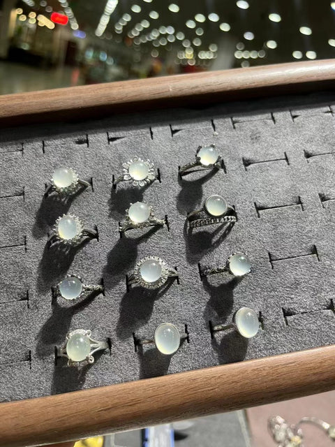 Cincin Giok Alami 925 Perak Semua gaya yang ditampilkan tersedia dengan sistem siapa cepat dia dapat. Pengiriman dan pajak sudah termasuk.