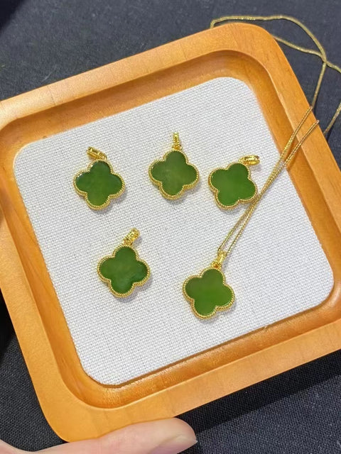 Kalung Semanggi Jasper Alami Pengaturan Emas 18k Rantai Perak Gratis Ukuran 16mm Gaya Cantik & Cantik; Kualitas Giok Halus dan Hangat Sudah Termasuk Pajak Pengiriman