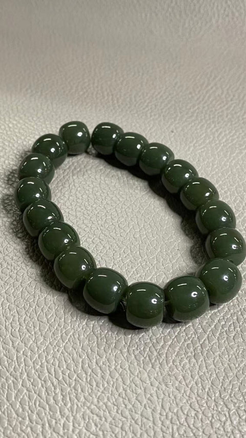 Untaian Giok Giok Hetian Alami halus dan hangat dengan warna yang indah Ukuran 13 * 11mm Sudah termasuk pajak pengiriman.