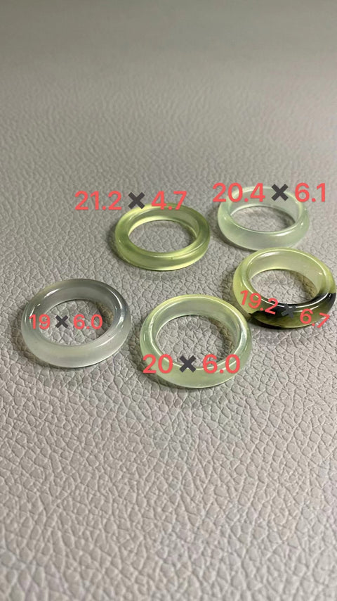 Gaya Cincin Giok Ciu Alami sederhana dan indah Ukuran seperti yang ditunjukkan Termasuk pajak pengiriman
