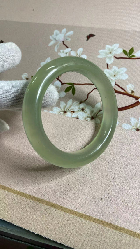 Gelang Hijau Penuh Giok Cui Fine Cui Ukuran 57-59mm Ukuran 58.5mm Lebar Sisi 12.8mm Giok Joan terjadi secara alami Pola acak Termasuk ongkos kirim dan pajak