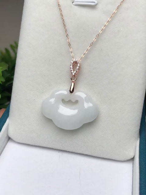 Kalung Kunci Awan Beruntung Jadeite Alami Ukiran Tangan Ukuran 27 * 19 * 5.2mm Sudah termasuk ongkos kirim dan pajak.