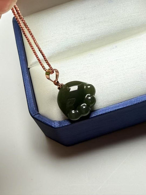 Kalung Kucing Jasper Alami dalam Pengaturan Perak 925 Ukuran 15 * 13 * 7.2mm. Gaya yang indah, giok yang halus.