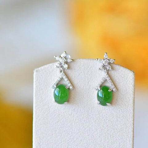 Anting-Anting Batu Giok Jasper Telur Alami Giok halus, lembab dan penuh, pengerjaan yang indah, penuh gaya dan elegan.