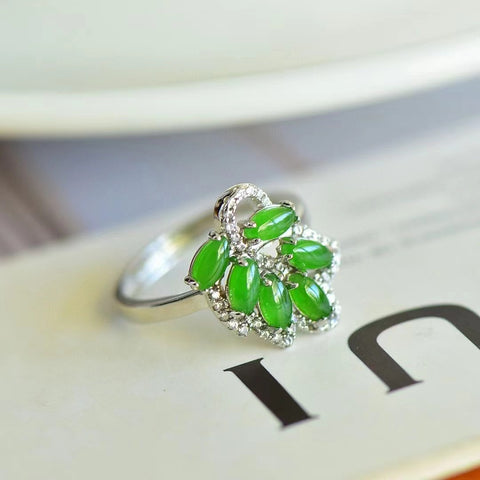 Set Cincin Daun Jasper Alami dari Giok Perak 925 yang bersih, halus dan hangat, dengan gaya yang elegan dan anggun.