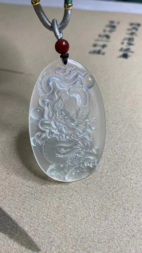 Liontin Giok Giok Cui Fine Jade Ice Breed Zodiac Dragon Gioknya bersih, halus dan hangat, dan esnya sangat jernih Ukuran 56 * 35mm Sudah termasuk ongkos kirim dan pajak.