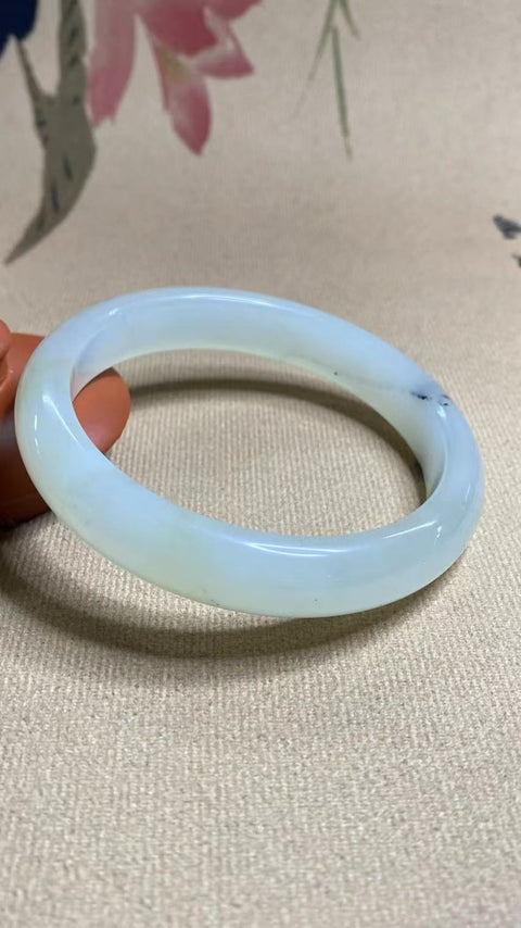 Gelang Giok Cui Alami Ukuran 63-65mm Ukuran 64.6mm Lebar Sisi 13.2mm & nbsp; Giok adalah semua yang terjadi secara alami Pola acak termasuk pajak pengiriman
