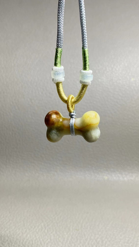 Bunga Giok Cui Giok Batu Giok Liontin Tulang Kecil Ukiran Tangan Ukuran 26 * 15mm Giok baik-baik saja dan hangat dengan pola yang indah Pengiriman dan pajak sudah termasuk.