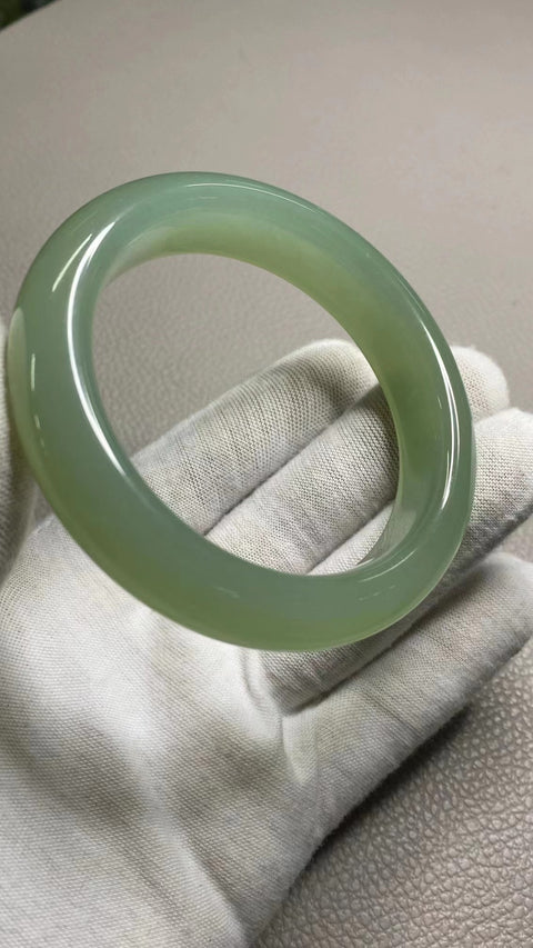 Gelang Giok Ciu Alami Ukuran 59-61mm Ukuran 60.5mm Lebar Sisi 15.7mm Giok semuanya terjadi secara alami Pola adalah acak Termasuk Pajak Pengiriman