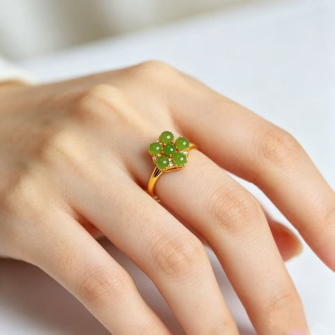 Cincin Perak S925 dengan Giok Bayam Hetian 11290-2# Ukuran batu: 3×3 mm. Gratis ongkos kirim dan pajak.