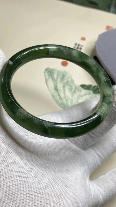 Gelang Cui Giok Giok Terapung Alami Ukuran 63-65mm Ukuran 64.5mm Lebar 11.7mm Giok ini semuanya terjadi secara alami Pola acak Termasuk pengiriman dan pajak