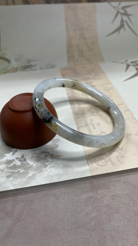 Gelang kecantikan warna-warni giok Xiuyan yang indah, diameter dalam: 62,6mm batu alam dihasilkan secara alami, polanya acak, termasuk pajak pengiriman