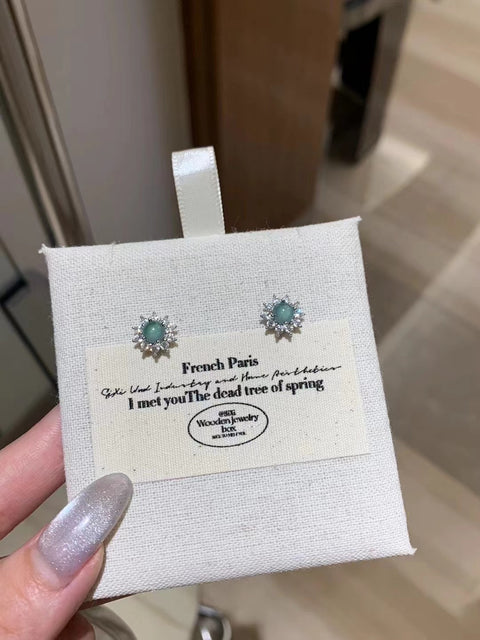 Anting-anting Pejantan Air Biru Giok Guatemala Alami 925 Tatahan Perak Desain Kecil Segar Giok bersih, halus dan hangat Termasuk Pajak Pengiriman