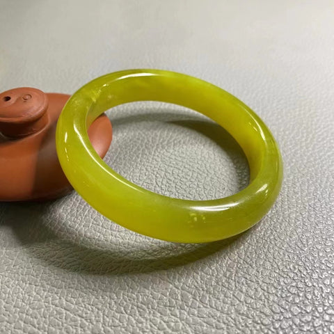 Gelang Giok Ciu Giok Emas Halus Alami, Ukuran 59-61mm Ukuran: 59.9mm Lebar Sisi 13.2mm Giok terbentuk secara alami Pola acak Sudah termasuk pajak pengiriman.