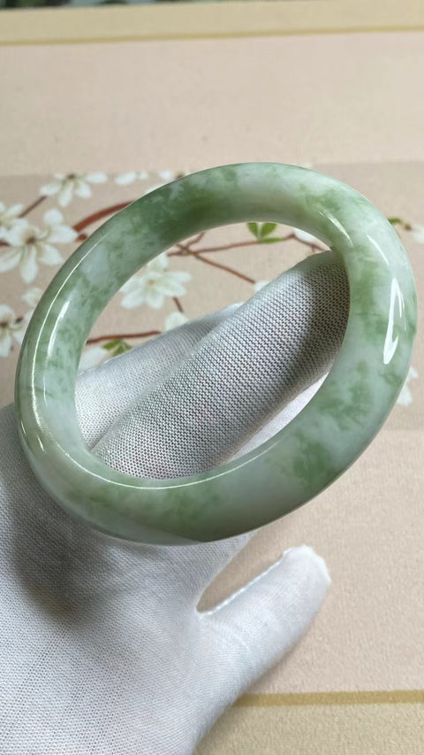 Gelang Cui Giok Minyak Cui Alami Ukuran 59-61mm Ukuran 60.2mm Lebar Sisi 12.8mm Giok terjadi secara alami Pola acak termasuk pajak pengiriman