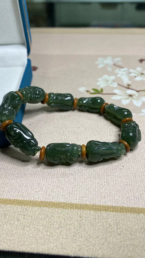 Gelang Berani Giok Cui Giok Alami Ukuran 22 * 12mm Giok baik-baik saja dan hangat, gaya yang indah, sudah termasuk pajak pengiriman.