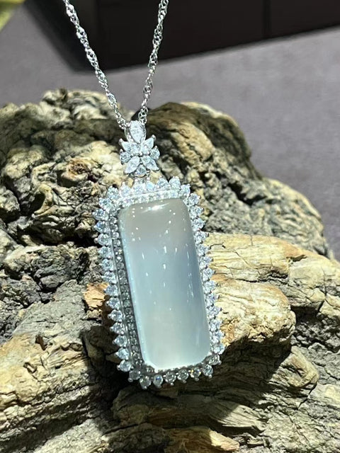 Kalung Giok Alami Ukuran 25 * 10,5 mm Ditetapkan dalam 925 Perak Giok bersih dan halus Termasuk ongkos kirim dan pajak.