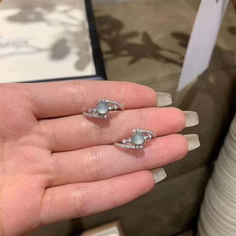 Cincin batu giok Guatemala alami yang terbuat dari perak 925, batu gioknya bersih dan halus.