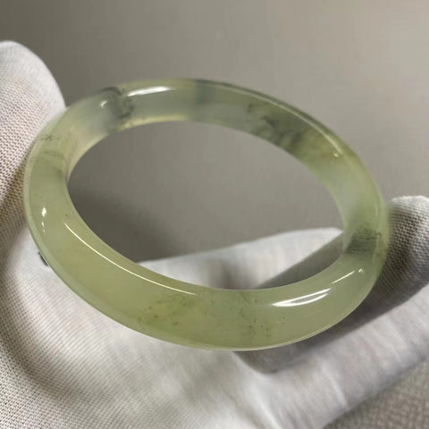 Gelang Lukisan Pemandangan Es Batu Giok Cui Giok Hijau Alami Ukuran 61-63mm Ukuran 62.5mm Lebar Sisi 11.5mm Giok semuanya terjadi secara alami Pola acak Pajak Pengiriman Sudah Termasuk