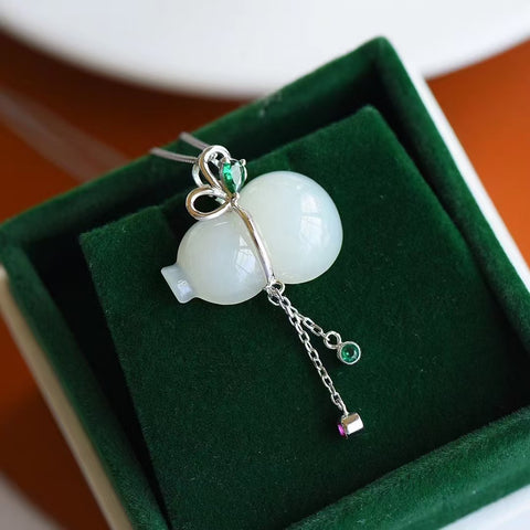 4144 Set Kalung Labu Giok Hetian Giok Alami dari 925 Perak Ukuran 16 * 25mm Giok halus dan hangat Termasuk ongkos kirim dan pajak.