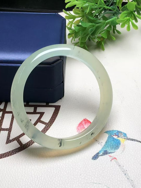 Gelang Tinta Es Batu Giok Cui Alami Ukuran 66 * 13.6 * 8.8mm Batu giok terjadi secara alami Pola acak termasuk pajak pengiriman