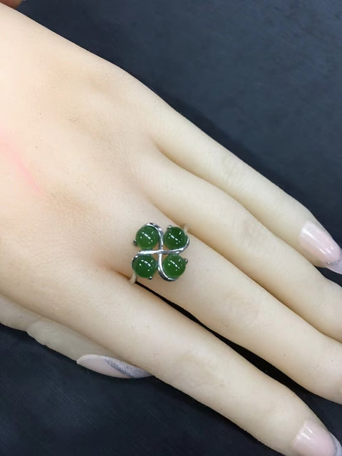 Set Cincin Semanggi Jasper Alami dari 925 Perak Ukuran 5mm Giok bersih, halus dan hangat; Gayanya sederhana dan bergaya Bahannya memiliki warna yang sangat bagus Pengiriman dan pajak sudah termasuk.