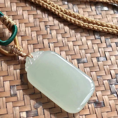 Giok Hetian Jade Alami Tidak Ada Giok Liontin baik-baik saja dan hangat dan dapat dipakai oleh pria dan wanita Ukuran 40 * 24mm Tebal 6mm & nbsp; Sudah termasuk pajak pengiriman