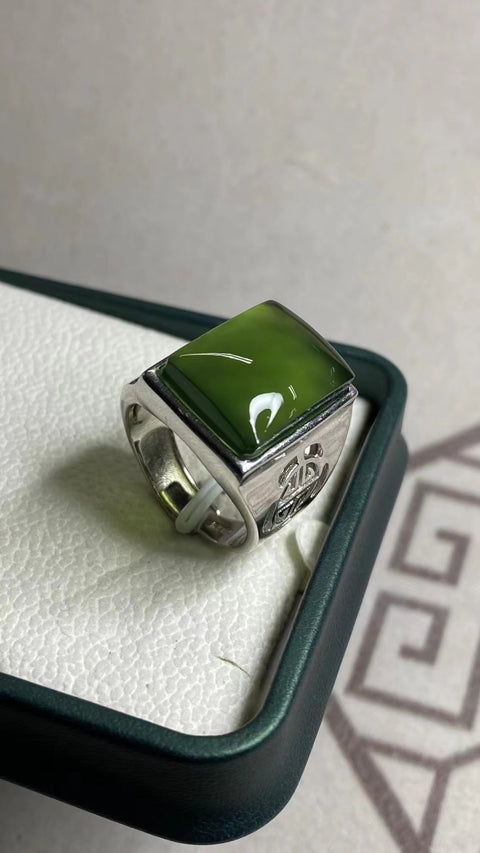 Cincin Giok Alami dari perak 925, ukuran 15 * 19mm, giok yang bergaya, halus dan hangat, sudah termasuk biaya pengiriman dan pajak.