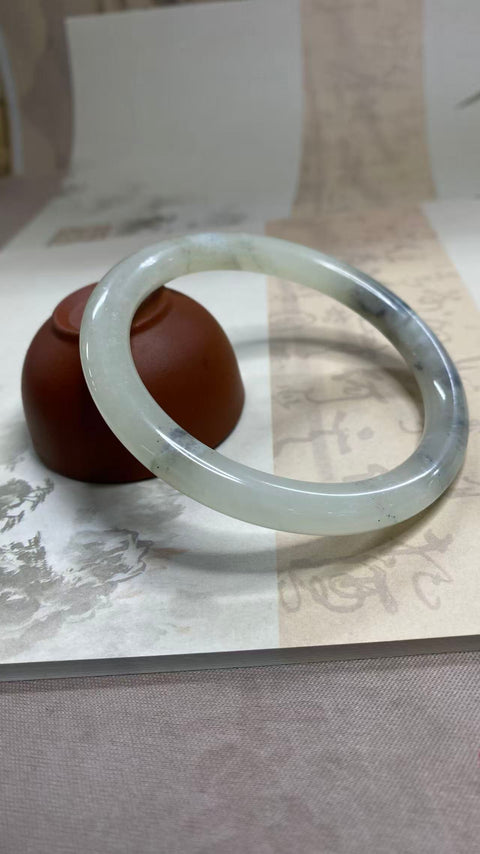 Gelang kecantikan warna-warni giok Xiuyan yang indah, diameter dalam: 60,8mm, batu alam dihasilkan secara alami, polanya acak, termasuk pajak pengiriman