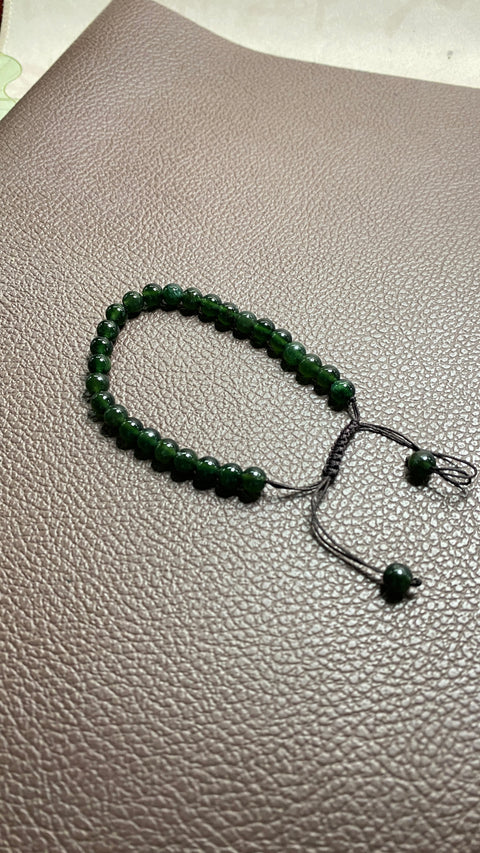 Set giok Xiuyan hijau penuh yang indah, spesifikasi manik: 6,3mm, panjang kalung dan gelang dapat disesuaikan, batu alam terbentuk secara alami, pola acak, termasuk pajak pengiriman