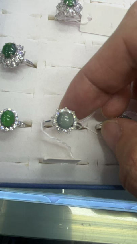 Cincin batu giok Guatemala alami yang terbuat dari perak 925, batu giok yang bersih, halus dan hangat, dengan gaya yang indah, sudah termasuk pajak pengiriman.
