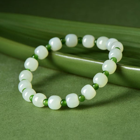 Gelang Untaian Tunggal Batu Giok Hetian 3334# Spesifikasi 4mm dan 6x7mm. Gratis ongkos kirim dan pajak.
