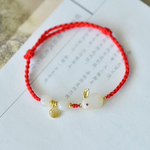 8867-6# Perak sterling 925 bertatahkan kelinci giok Hetian yang dipadukan dengan tali merah melambangkan keberuntungan dan kemakmuran. Dimensi giok: 10*13 cm. Gratis ongkos pengiriman dan bea cukai.