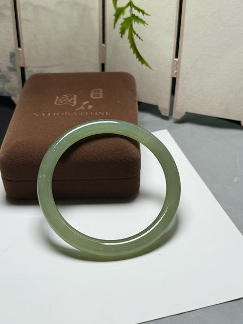 Gelang Kecantikan Hijau Danau Giok Hetian. Diameter 58x7x8, Semua Batu Terbentuk Secara Alami. Harga Sudah Termasuk Ongkos Kirim Dan Pajak.