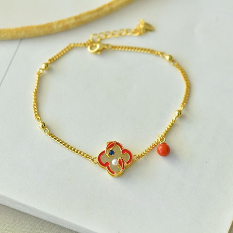 8289-2# Gelang Daun Semanggi Empat Hetian Bertatahkan Enamel Perak 925, menampilkan tekstur giok yang hangat dan lembut serta desain yang sederhana namun elegan, gratis ongkos pengiriman dan bea cukai.
