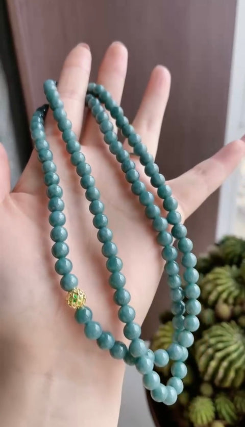 Tasbih blue water jadeite grade A air biru zamrud alami, bahan lubang tua, penuh air, 99 butir + 2 manik perak 925, gratis ongkos kirim dan pajak