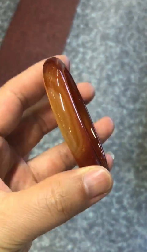 Gelang Ruyi batu manau merah, kualitas batu gioknya halus dan bersih, corak alami. Ukuran sekitar 56-10.3-7.3. Gratis pengiriman dan pajak