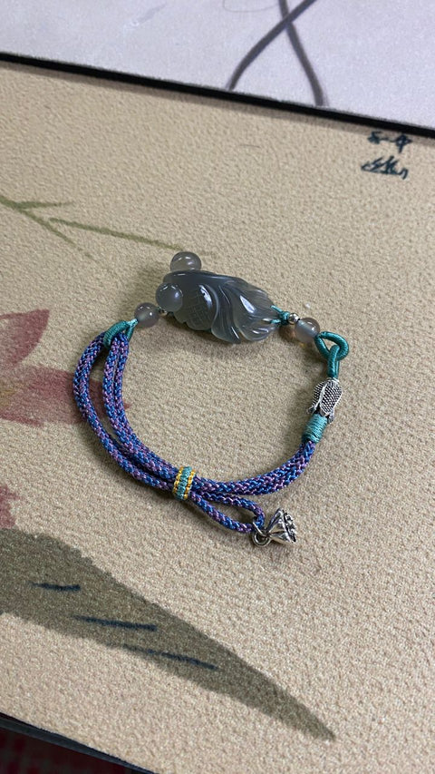 Gelang Batu Giok Cui Giok Kecil Ukuran 29 * 18.8mm Batu giok bersih, halus dan hangat, gaya yang indah sudah termasuk pajak pengiriman.