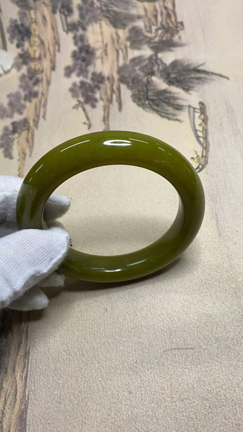 Gelang alpukat giok Xiuyan yang indah, diameter 58,5, lebar sisi 14,7mm, semua barang giok dibuat secara alami dengan pola acak, termasuk pengiriman dan pajak