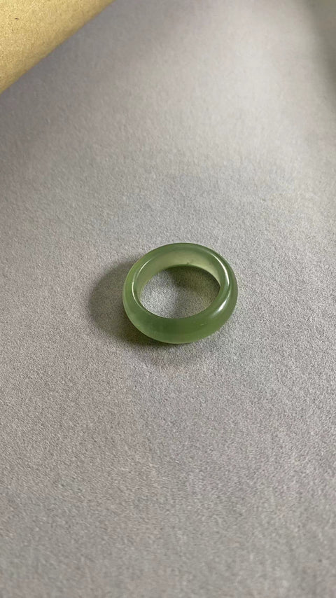 Cincin Hijau Penuh Giok Cui Alami，Tersedia Ukuran 17.4mm - 20mm Cincin halus Warna yang indah Pengiriman dan pajak sudah termasuk.