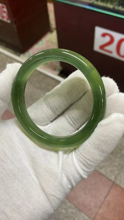 Gelang topi susu hijau Xiuyu yang indah, diameter 58,6mm, lebar tepi 11,3mm, semua barang giok dibuat secara alami dengan pola acak, termasuk biaya pengiriman dan pajak
