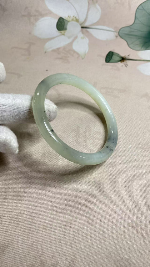 Gelang kecantikan tinta giok Xiuyan yang indah, diameter 56,3mm, ketebalan strip 8mm, giok dihasilkan secara alami dengan pola acak, termasuk pengiriman dan pajak