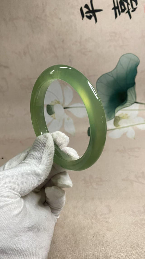 Gelang giok Xiuyan yang indah, diameter 63,5mm, lebar tepi: 11,5mm, batu alam terbentuk secara alami, pola acak, bebas biaya kirim dan pajak