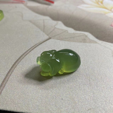 Shio Babi : Liontin Xiu Jade yang indah, babi zodiak 3D, babi keberuntungan, spesifikasi: 33✖️18mm, gratis ongkir dan pajak